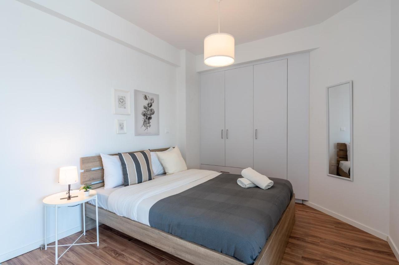 Livia Studio Apartment In Lárnaka Kültér fotó